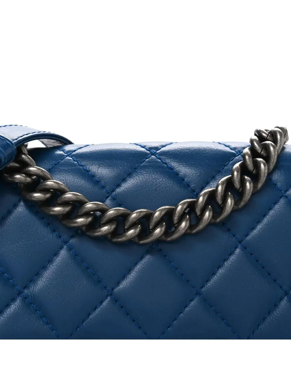 CHANEL elevate your